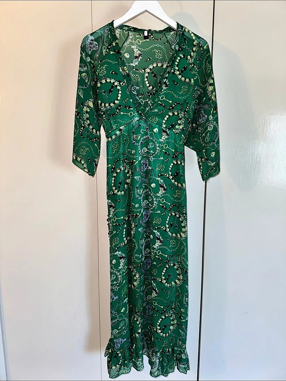 Jewelry Print Flowy Maxi Dress in Green